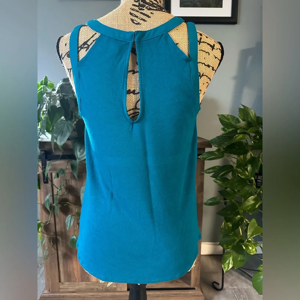 Express tank top - Picture 2 of 4